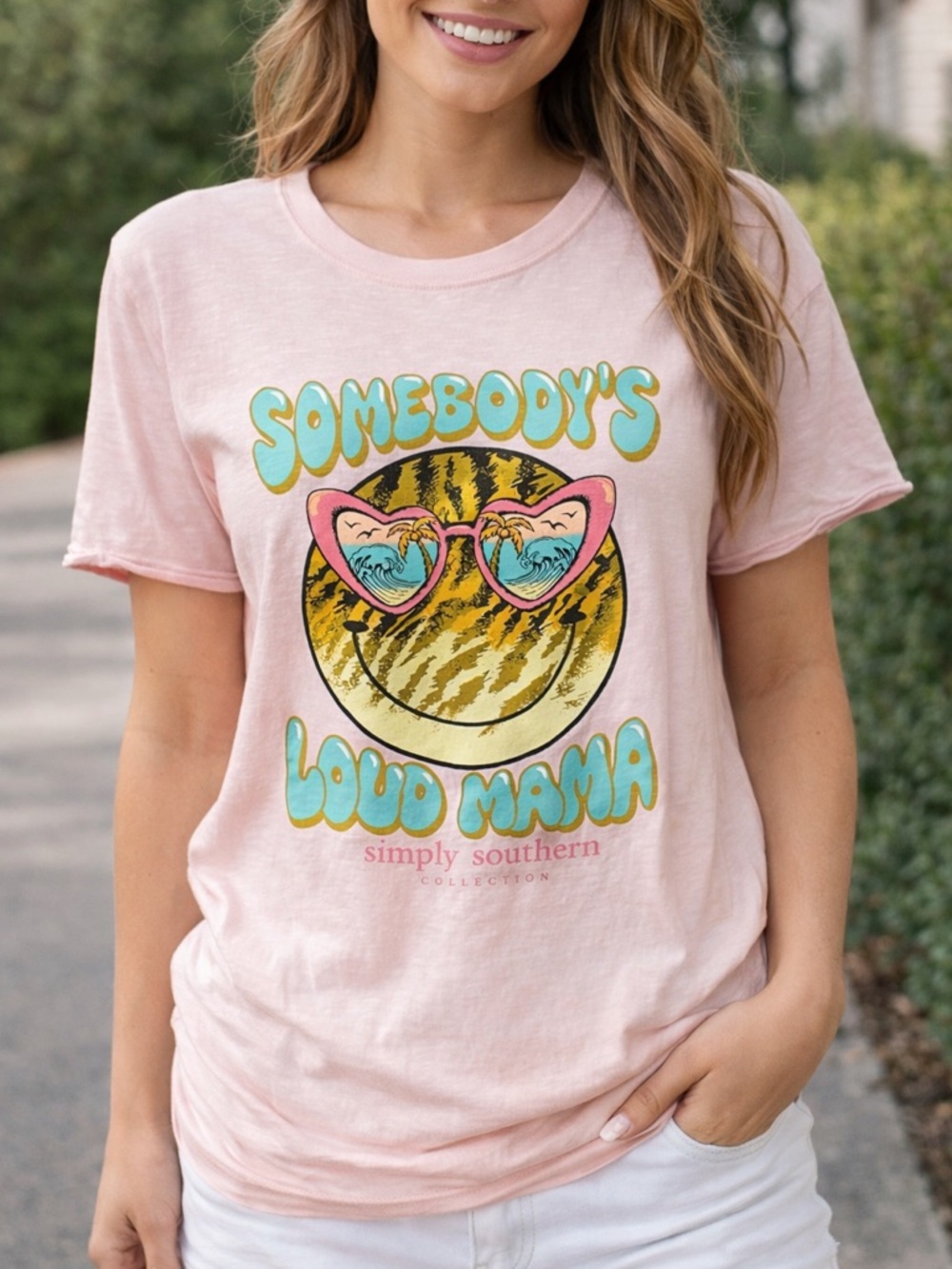 Simply Southern Light Pink 'Somebody's Loud Mama' Graphic Tee - 0388